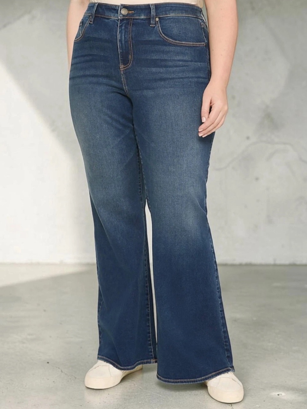 NEW Lane Bryant Mid Rise Dream Feel Signature Flare Jeans Sz 20